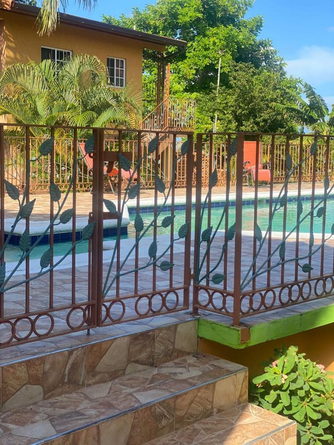 Montego Bay, Ironshore Luxury Studio エクステリア 写真